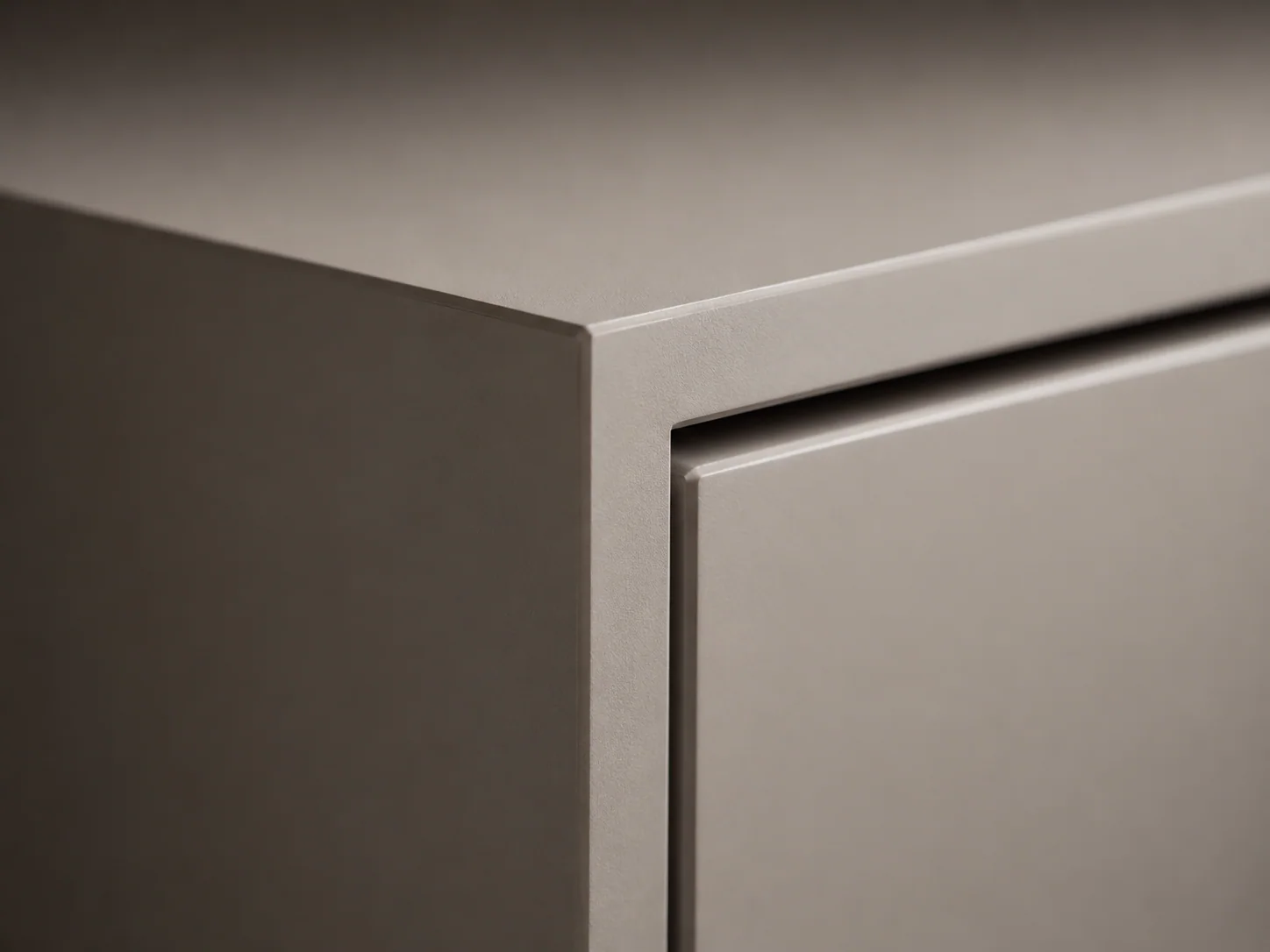 Matte Lacquer edge and profile detail